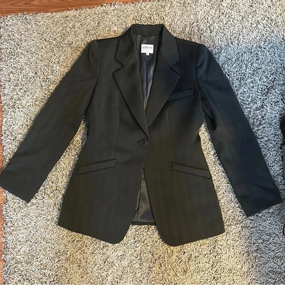 Armani Collezioni Dark Gray Suit Jacket - Size 6 - Elegant and Stylish! - Picture 2 of 9